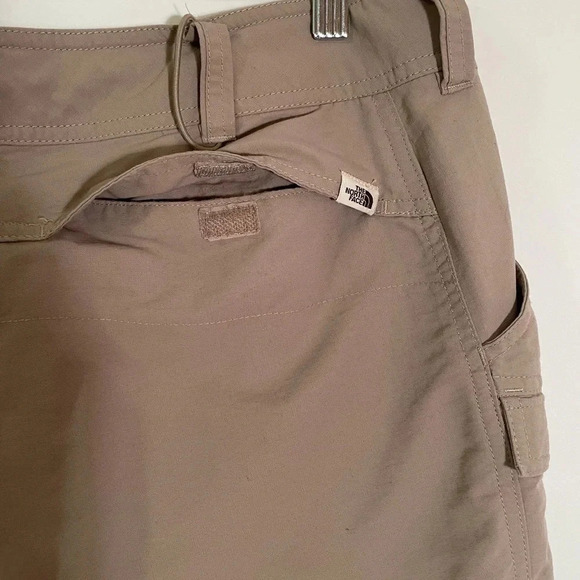 The North Face Versatile 100% Khaki Nylon Pants/Shorts/Capris, Size 12S - Picture 9 of 10
